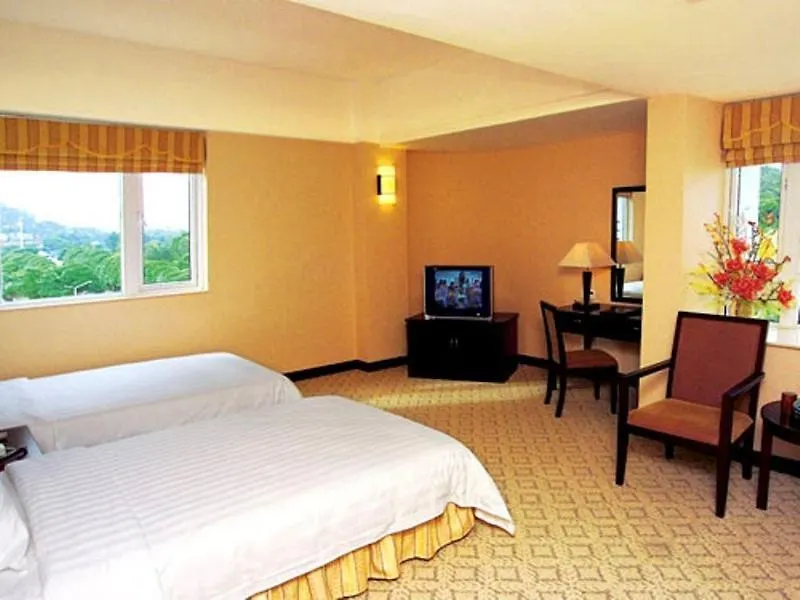 Baili Commercial Hotel Zhuhai 3*,